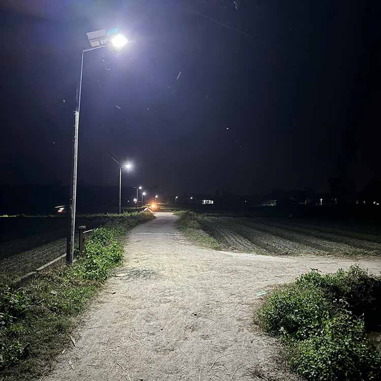Đèn năng lượng mặt trời Đà Nẵng chính hãng